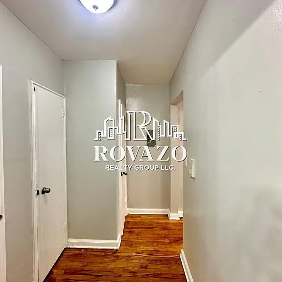 128-129 Chancellor Ave #B05 — Photo 4