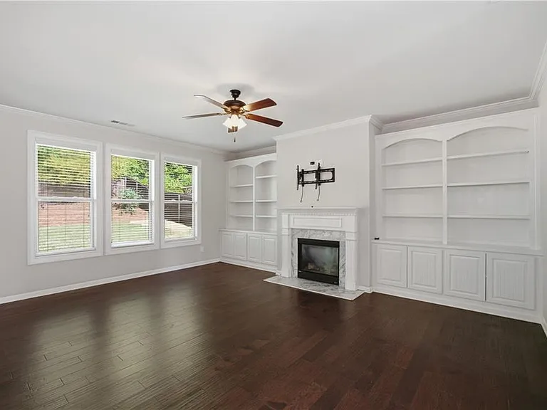 4910 Belcrest Way — Photo 10