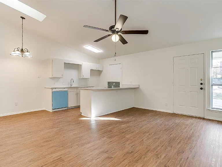 1824 Fairmount Ave — Photo 10