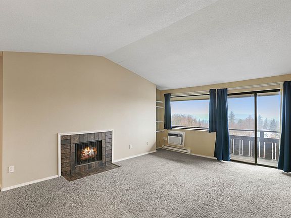 5th image of 844 W Cliff Dr APT 304