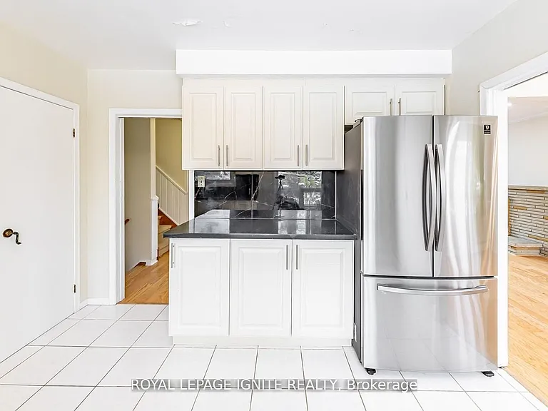 83 Deep Dene Dr #MAIN — Photo 23