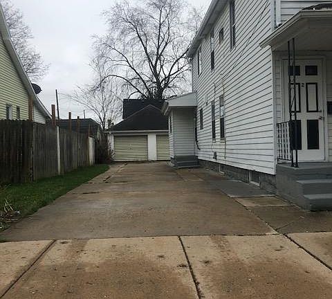 3rd image of 734 Crosby St NW #2