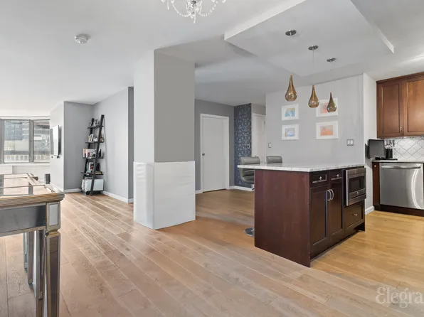 330 East 38th Street 8IJ image 3 of 21