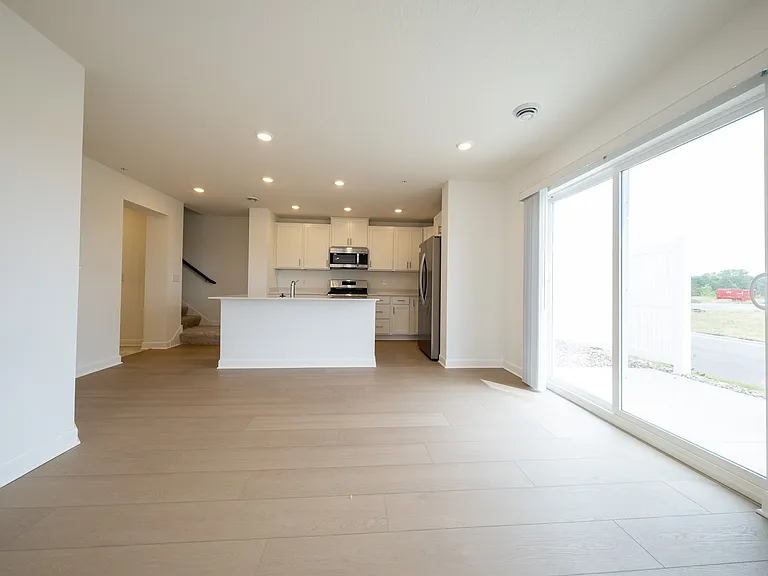 15142 Archdale Ln — Photo 4