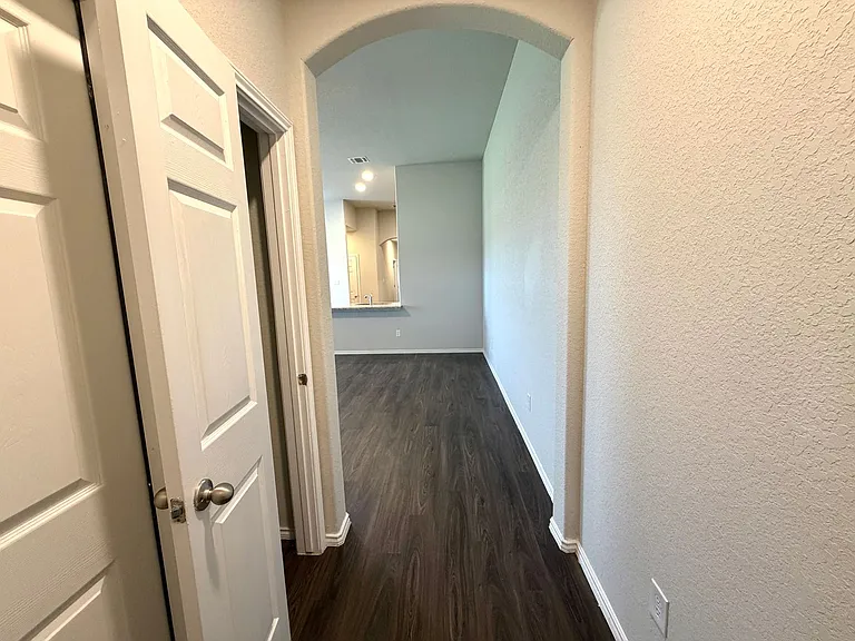 Come live in Knox Ridge! — Photo 24