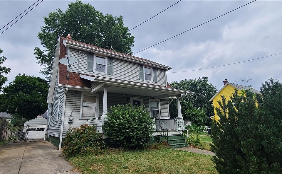 1st image of 833 Wilmot St