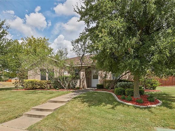 3rd image of 601 Candellia Dr