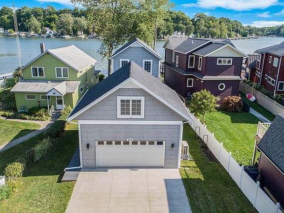 2nd image of 8414 Lake Ave