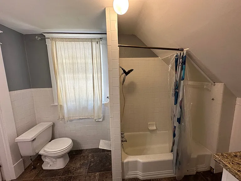 1884 Vinton Ave — Photo 25