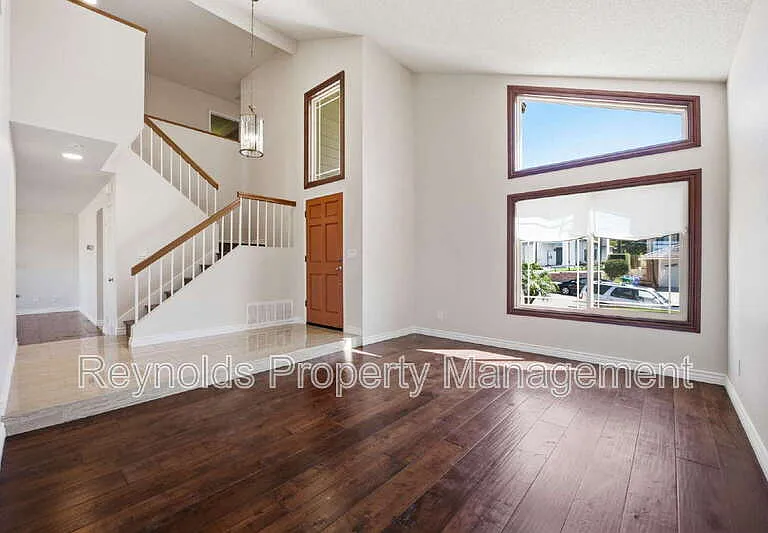 9462 Pipilo St — Photo 5