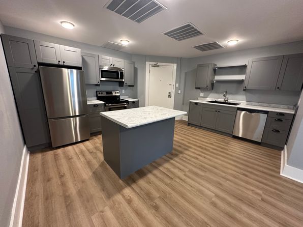 324 1/2 N Main St #1