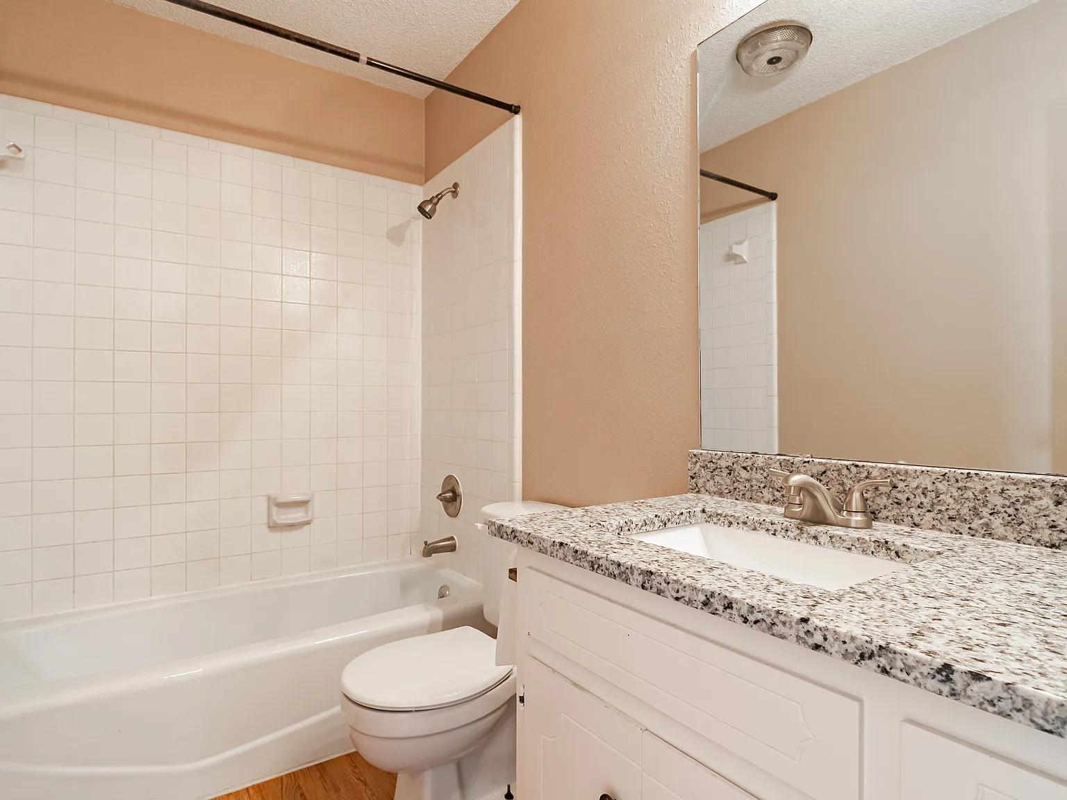 2 bed, 1486 sqft, $1,950 — Photo 3