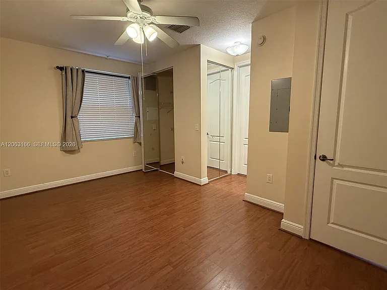 1333 SW 4th Ct #1333 — Photo 9