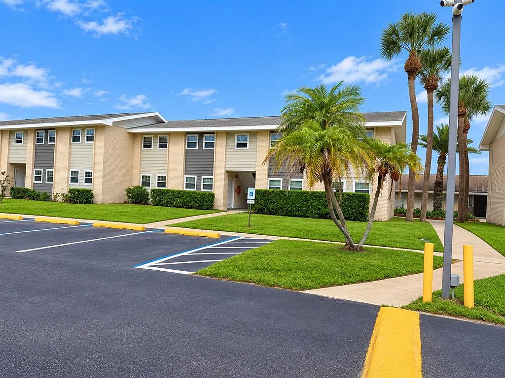 2 bed, 1.0 bath, 793 sqft, $1,500 — Photo 2