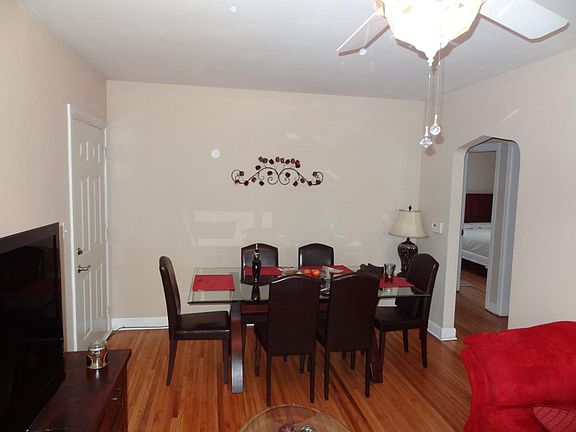 Dining area (Living Room)
