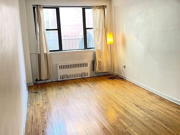 5th image of 220 E 87th St APT 3D