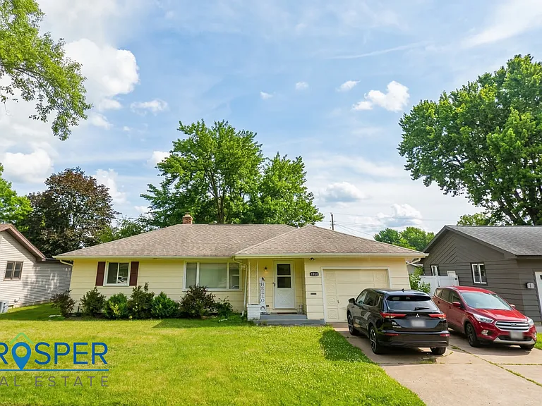 1015 E Lexington Blvd — Photo 1