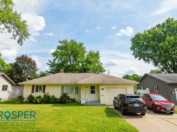 1015 E Lexington Blvd, Eau Claire, WI 54701