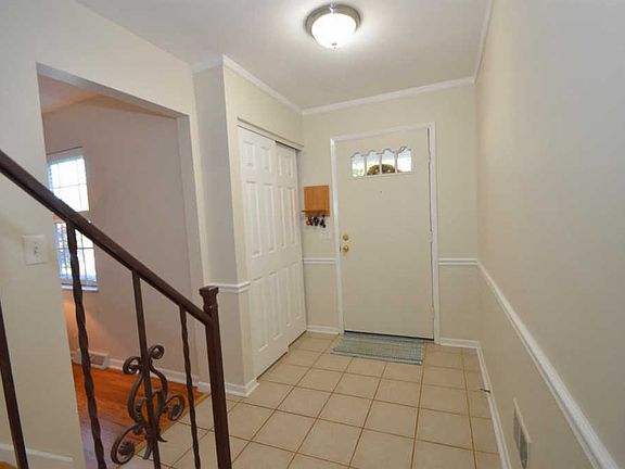 5th image of 7923 Hoy Ct
