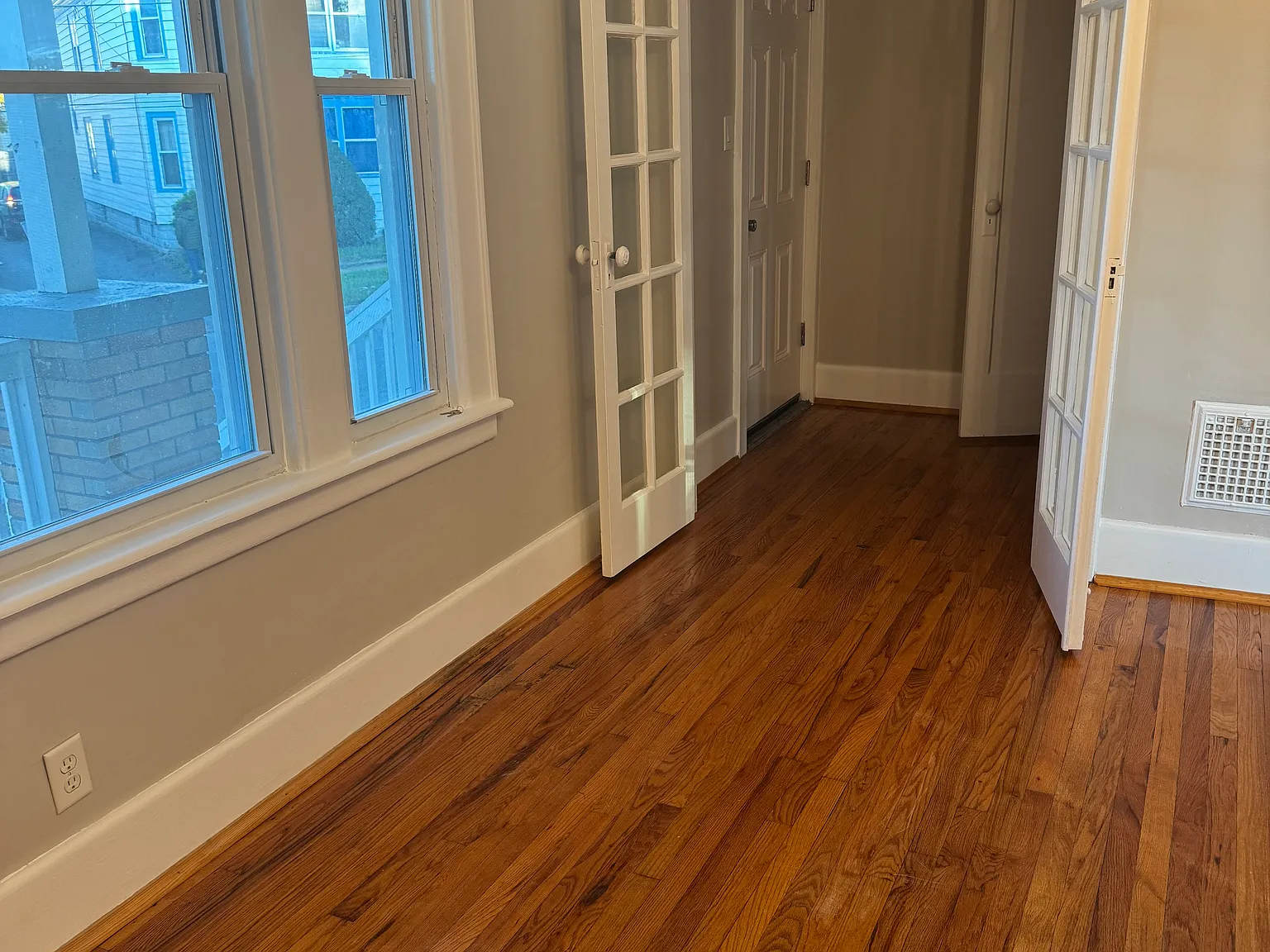 3 bed, 1200 sqft, $1,300 — Photo 4