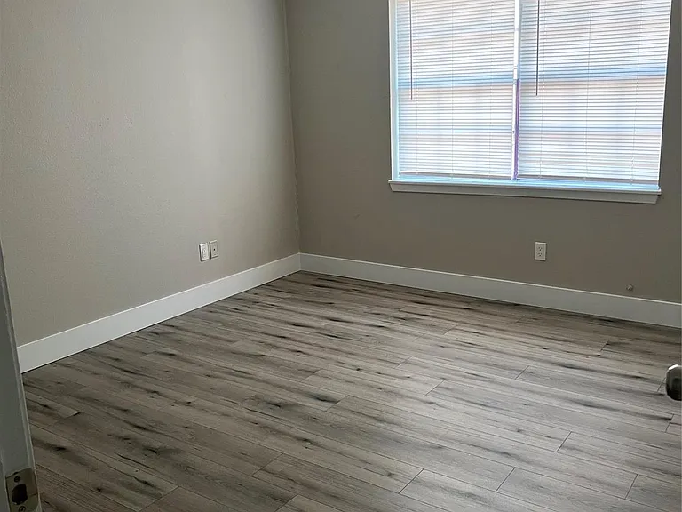 511 Commerce St — Photo 6