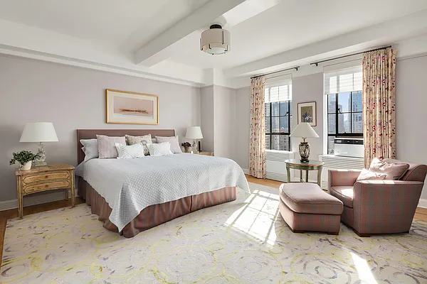 Sold by Compass | media 9