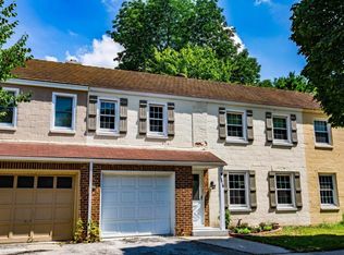 5610 Azalea Ct, Greendale, WI 53129