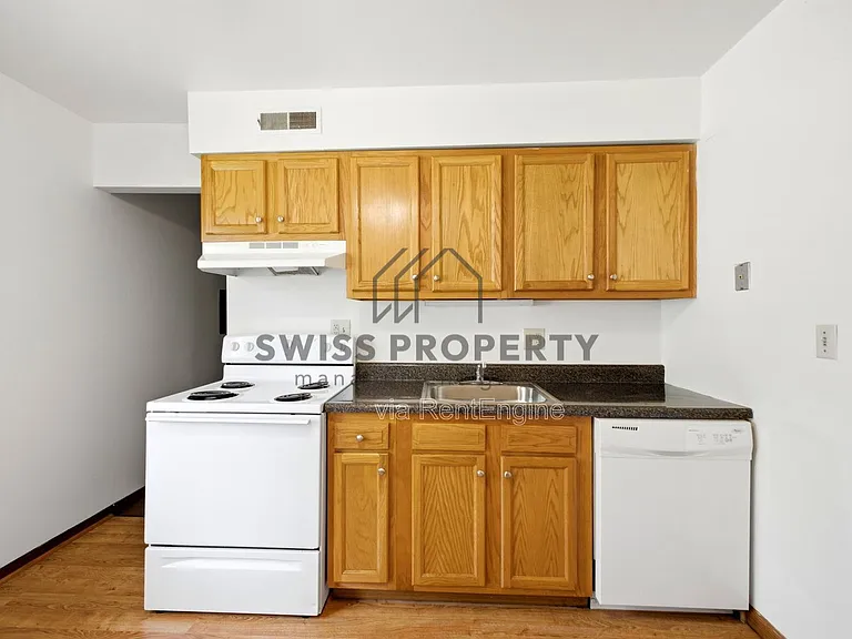 1567 Briarwood Ave — Photo 8