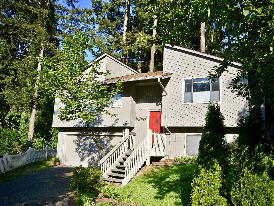 1st image of 10714 NE 109th St