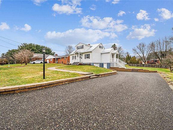 3rd image of 4786 Warner Dr