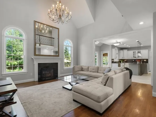 21 Coach Rd, North Attleboro, MA 02760