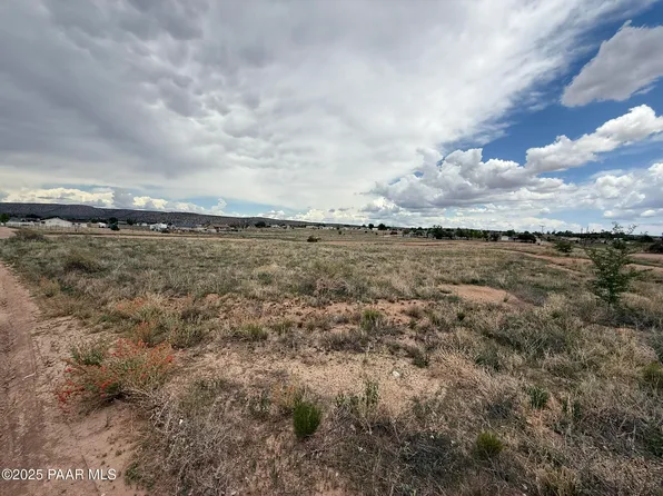 25525 N Lily Dr, Paulden, AZ 86334