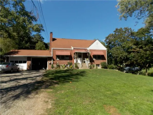 3861 Baxter Dr, New Kensington, PA 15068