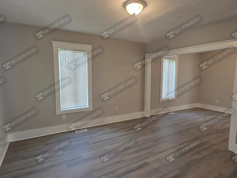 7210 Rivard Ave — Photo 10
