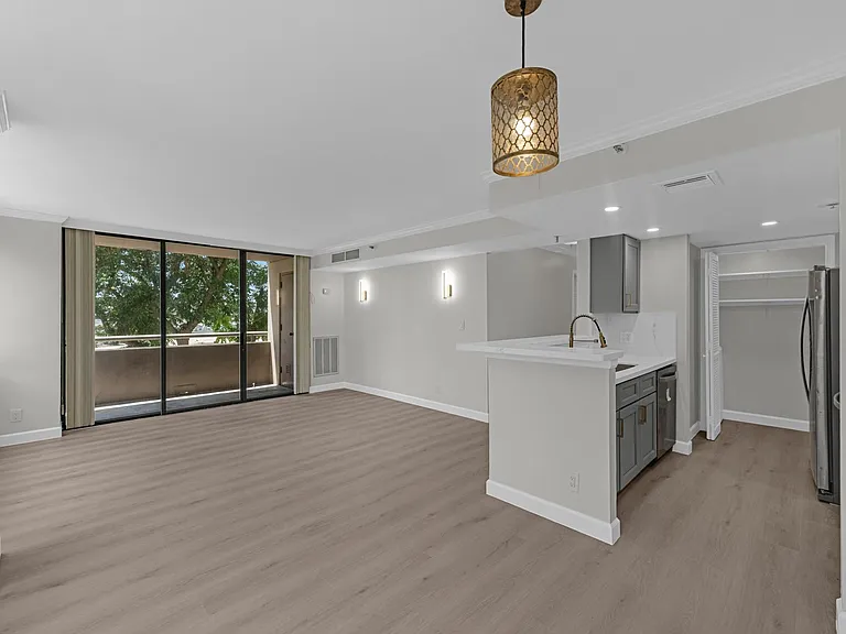 3525 Sage Rd #304 — Photo 7