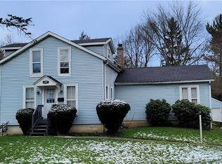 385 Bell St, Chagrin Falls, OH 44022
