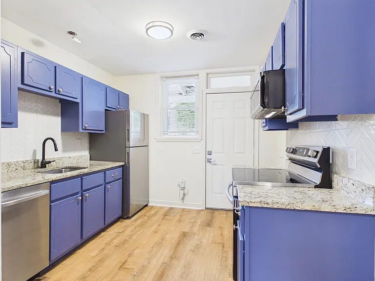 411 Gilmer St #B — Photo 15