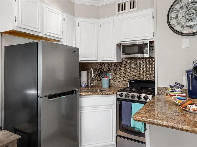 6102 Seawall Blvd #318 — Photo 5