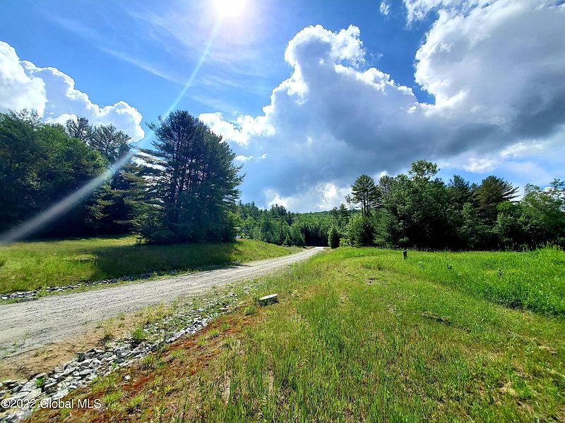 4th image of 6 Brant Lake Creek Road