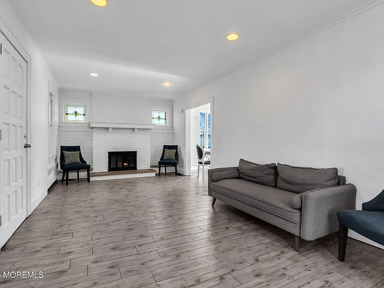 3 Royal Pl — Photo 5