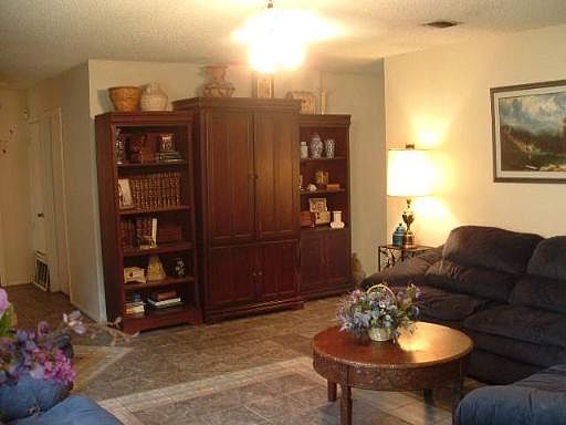 5th image of 7107 SPRING FOREST DR