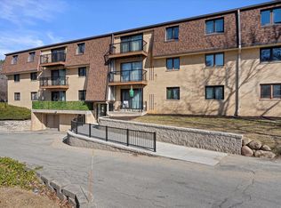 Red Oak V, Milwaukee, WI 53219