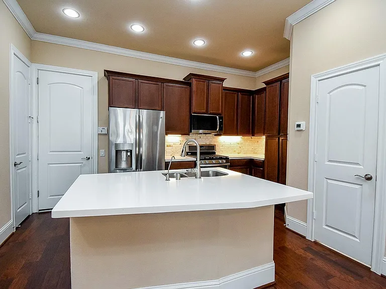 8413 Water Oak Pass Dr — Photo 3