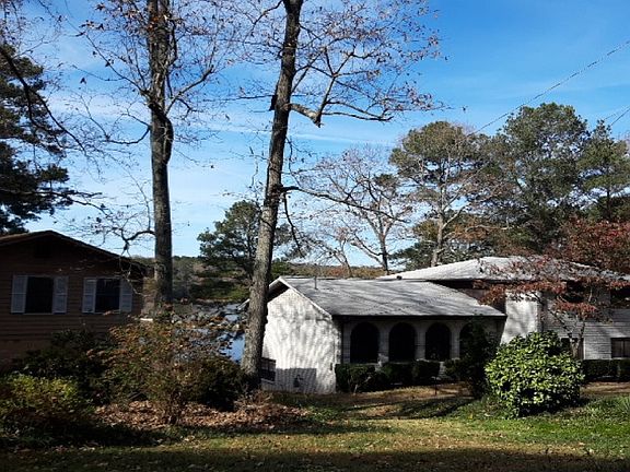 3rd image of 2560 Lake Capri Dr