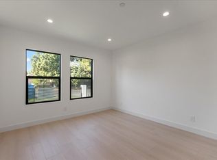 13517 Delano St, Van Nuys, CA 91401