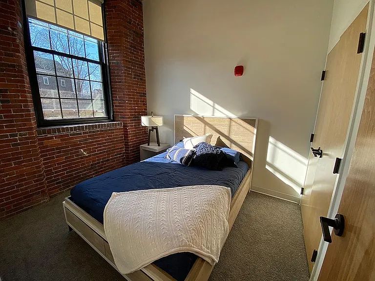 Lincoln Lofts — Photo 8
