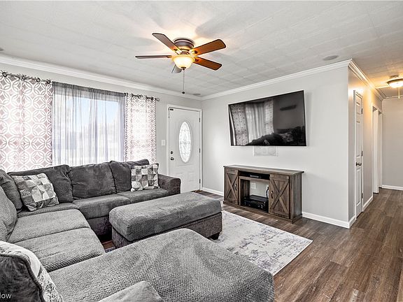 4th image of 3718 Manchester Dr