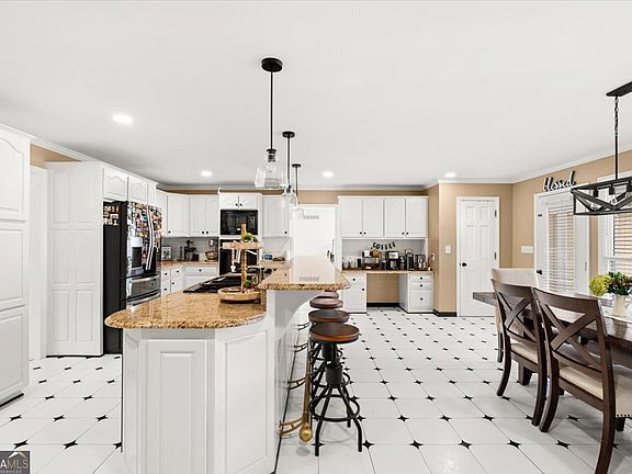 2nd image of 589 Cooper Rd