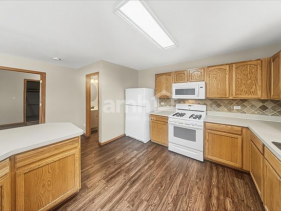 3rd image of 3229 Kenilworth Ln