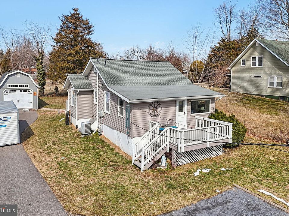 1st image of 3132 Riva Rd